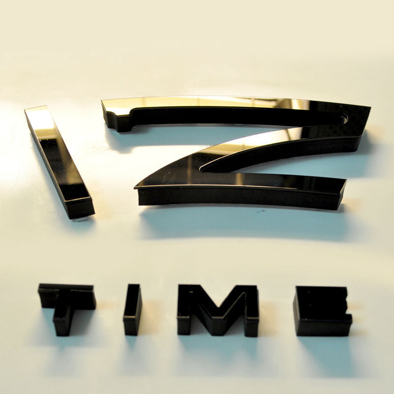 Óriás falióra, Fekete, Arab számokkal