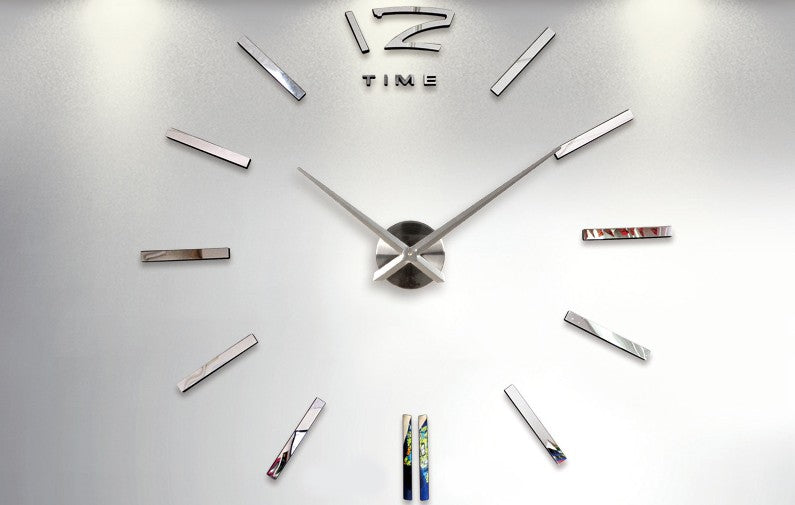 Óriás falióra, Ezüst, Rovátkás